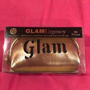 Glam Urgency in a pouch